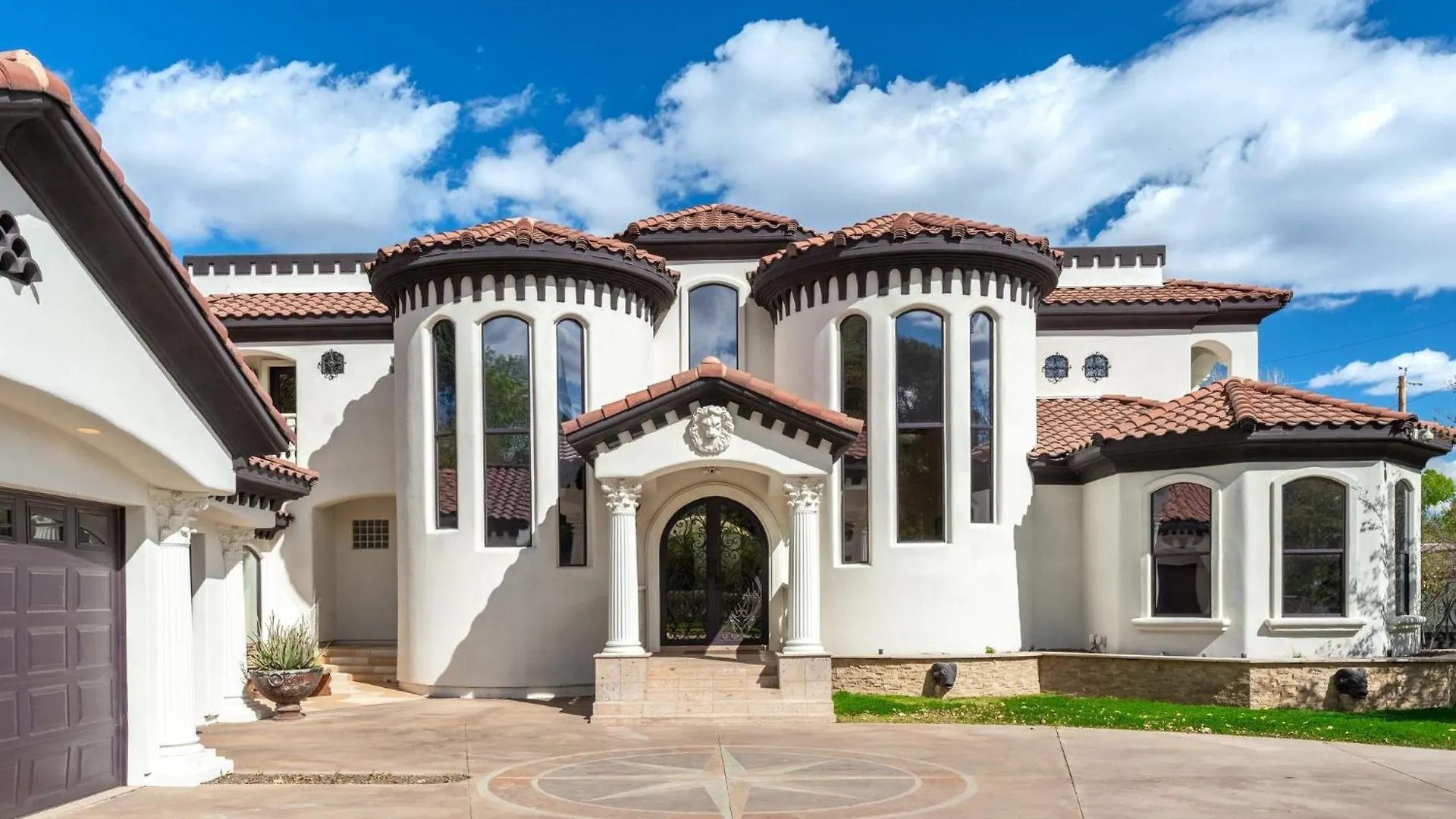 Spanish Castle - Huge Yard+Basketball+Sleeps 25! Phoenix