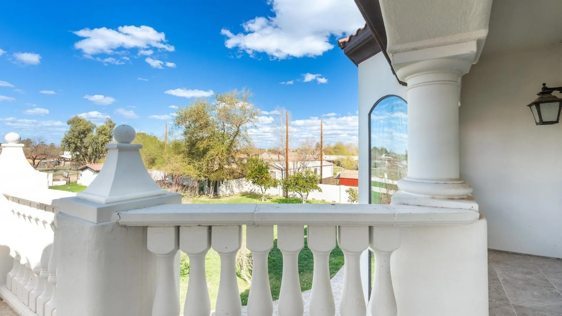 Spanish Castle - Huge Yard+Basketball+Sleeps 25! Phoenix Holiday home