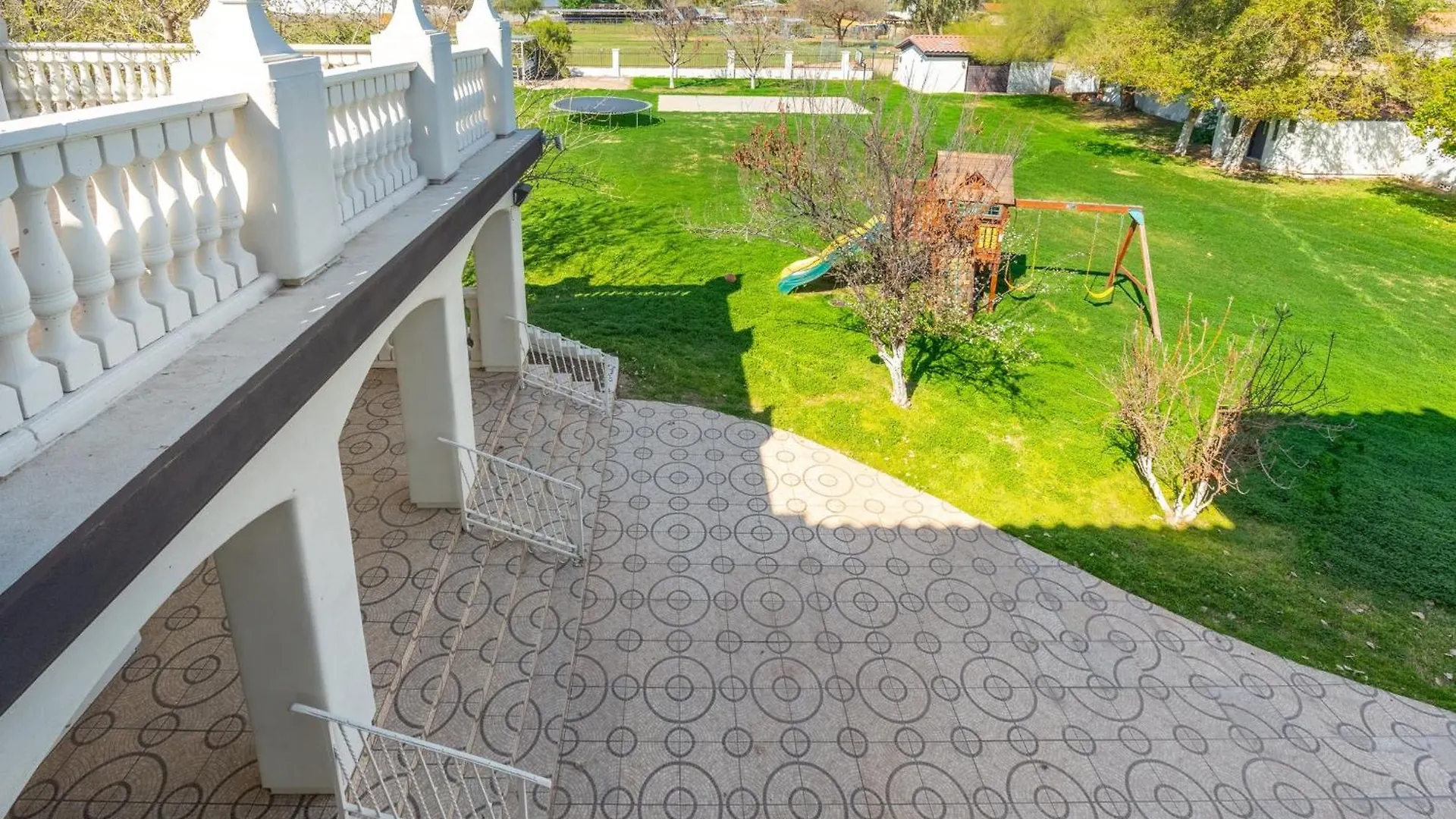 Spanish Castle - Huge Yard+Basketball+Sleeps 25! Phoenix