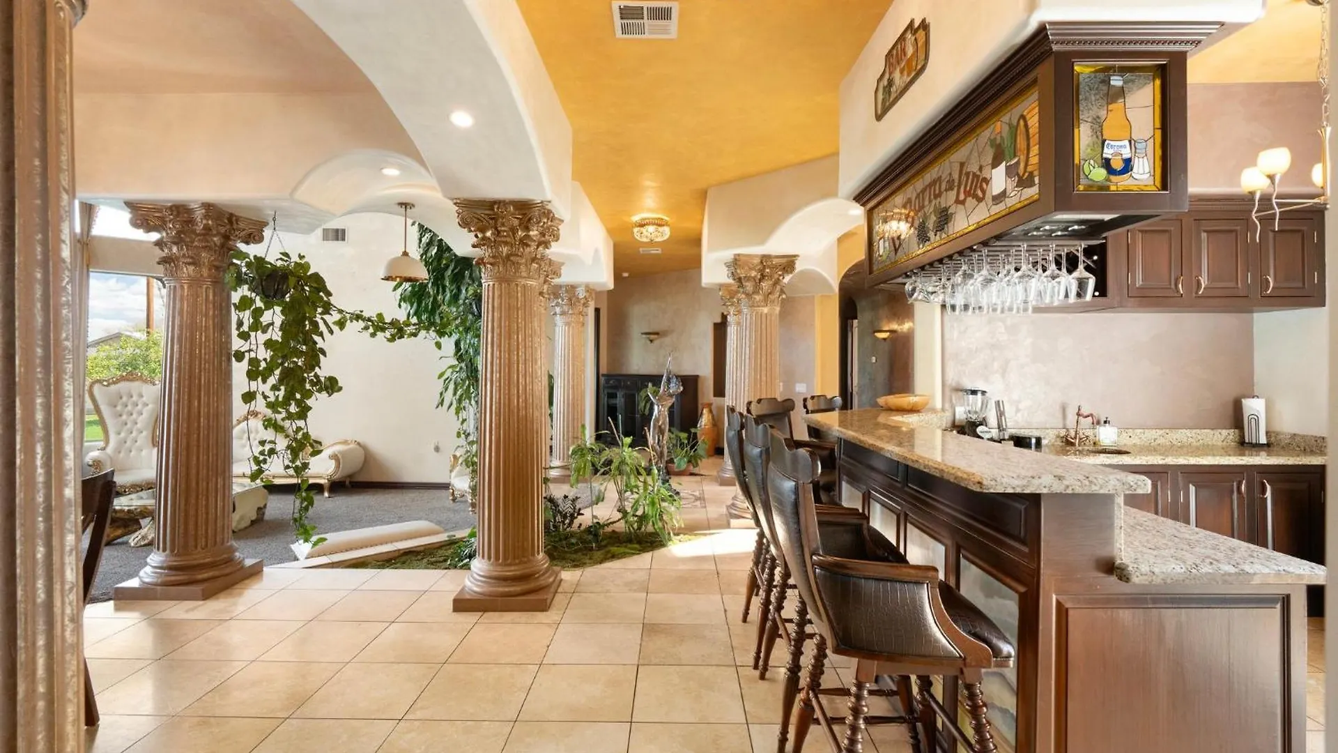 Spanish Castle - Huge Yard+Basketball+Sleeps 25! Phoenix 0*,