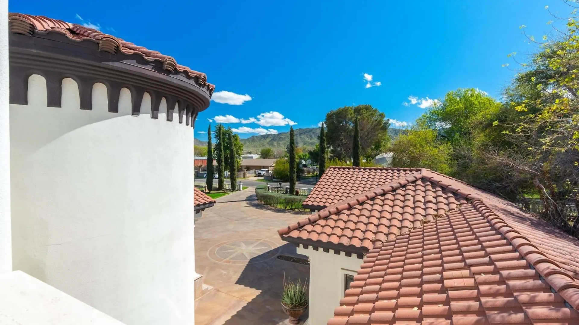 Holiday home Spanish Castle - Huge Yard+Basketball+Sleeps 25! Phoenix
