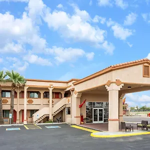 3* Hotel Super 8 By Wyndham Downtown